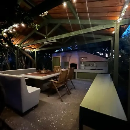 Properstay 102 - Jade By The Sea Holiday home